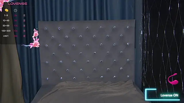 EmilyKents online show from 10.10.25