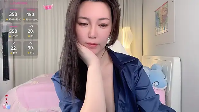Snapshot of Ada-xixi chatting on 12.17.24 Ada-xixi online show from 12.17.24