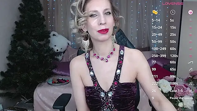 AdrianaSea online show from 12.10.24