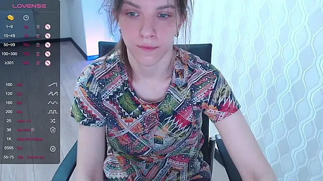 Snapshot of LisaHeart chatting on 03.23.25 LisaHeart online show from 03.23.25