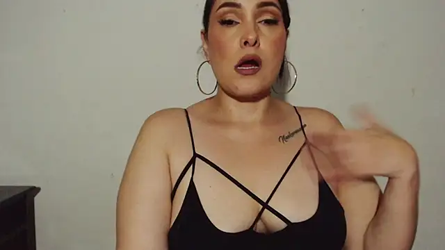 Snapshot of Miss_Agatha chatting on 10.15.25 Miss Agatha online show from 10.15.25