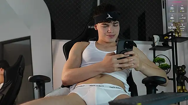 Max cortes1 online show from 09.10.25