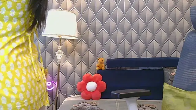Mishika Gill online show from 06.04.26