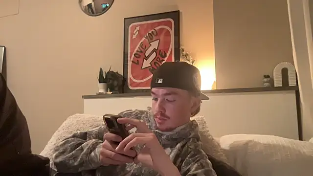 Snapshot of younghungginger chatting on 12.05.24 younghungginger online show from 12.05.24