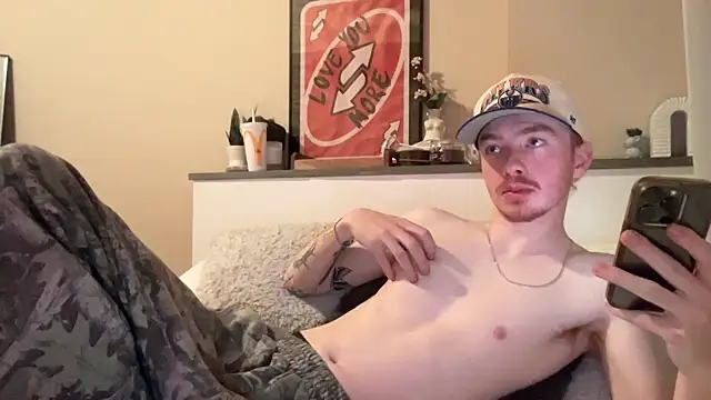 Snapshot of younghungginger chatting on 01.22.25 younghungginger online show from 01.22.25