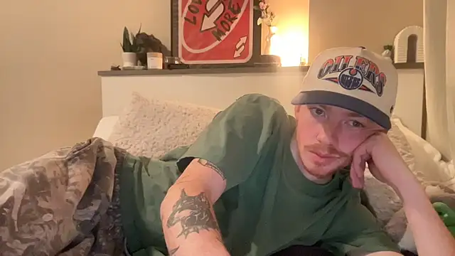 Snapshot of younghungginger chatting on 01.25.25 younghungginger online show from 01.25.25