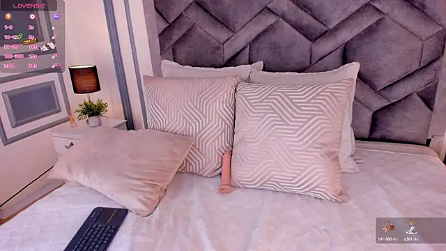 Snapshot of SamanthaClay chatting on 01.07.25 SamanthaClay online show from 01.07.25
