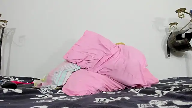 AlejoKhalifa  online show from 01.19.25