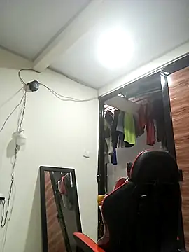 AlejoKhalifa  online show from 10.04.25