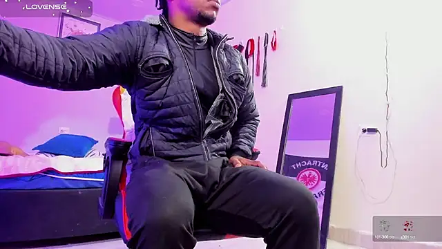 AlejoKhalifa  online show from 10.10.25