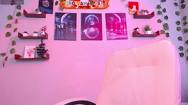 macey elliot  online show from 12.24.24