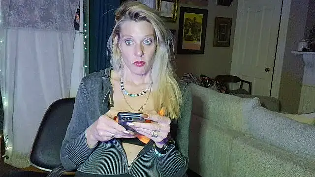 Glamazonx online show from 04.14.26