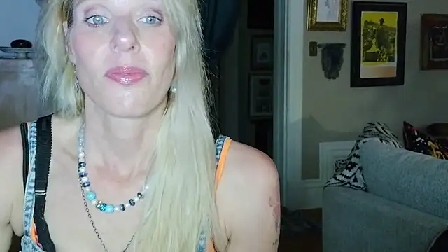 Glamazonx online show from 04.19.26