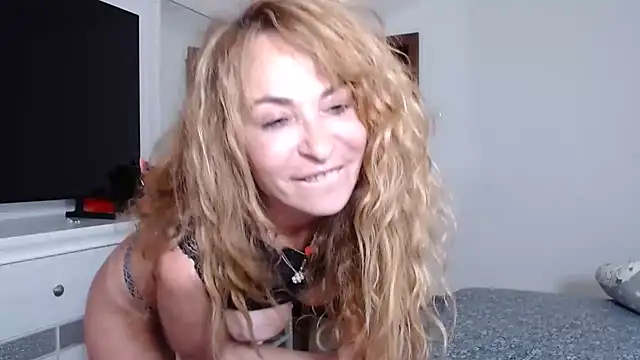 LadyyEvolet online show from 05.19.26