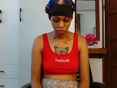 queencydoll online show from 12.19.25