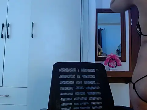 Snapshot of queencydoll chatting on 02.16.26 queencydoll online show from 02.16.26