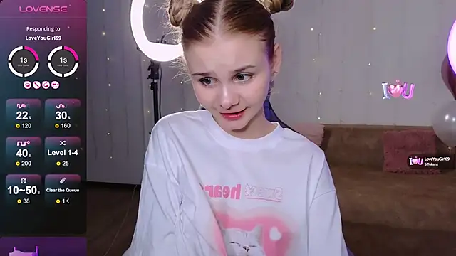 Snapshot of Britney_Lynch chatting on 12.14.24 Britney Lynch online show from 12.14.24