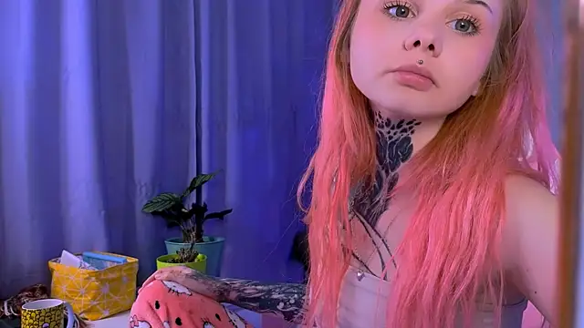 Britney Lynch online show from 09.28.25