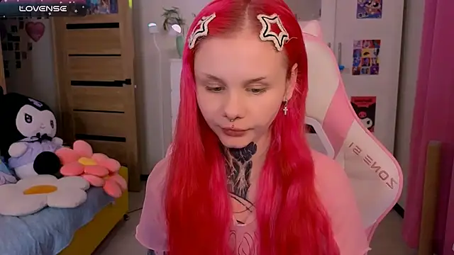 Britney Lynch online show from 11.23.25