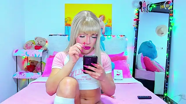 Candy Candy   online show from 09.28.25