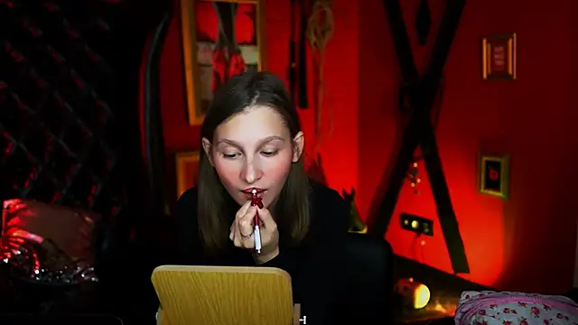 EllaHorton online show from 11.09.25