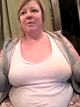 Snapshot of jusichka chatting on 11.07.25 jusichka online show from 11.07.25