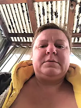 Snapshot of jusichka chatting on 12.14.25 jusichka online show from 12.14.25