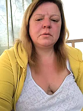 Snapshot of jusichka chatting on 03.26.26 jusichka online show from 03.26.26