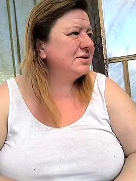 Snapshot of jusichka chatting on 03.27.26 jusichka online show from 03.27.26