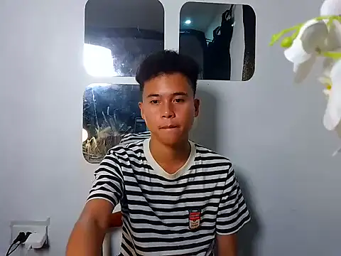 Asiantwink21 online show from 09.24.25