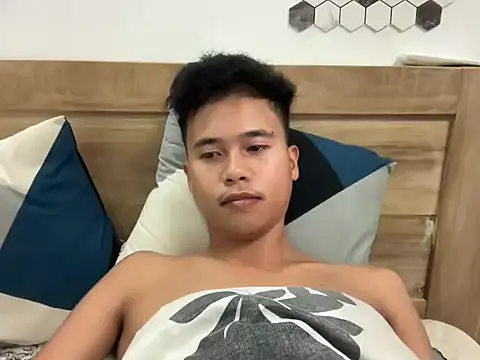 Asiantwink21 online show from 09.25.25