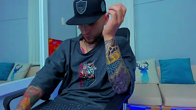 Snapshot of Drako_Lamar chatting on 12.03.24 Drako Lamar online show from 12.03.24