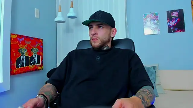 Snapshot of Drako_Lamar chatting on 12.14.24 Drako Lamar online show from 12.14.24