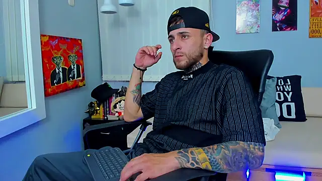 Snapshot of Drako_Lamar chatting on 12.16.24 Drako Lamar online show from 12.16.24