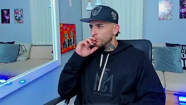 Snapshot of Drako_Lamar chatting on 12.17.24 Drako Lamar online show from 12.17.24