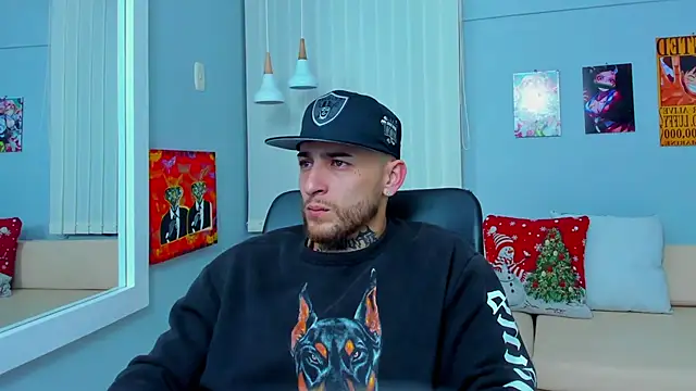Snapshot of Drako_Lamar chatting on 12.20.24 Drako Lamar online show from 12.20.24