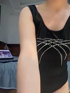 Snapshot of Na-Sweety chatting on 10.13.25 Na-Sweety online show from 10.13.25