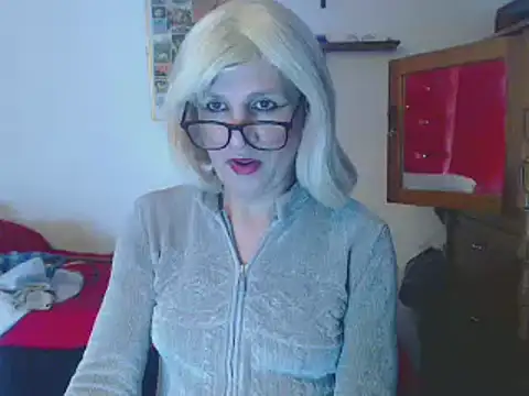 Snapshot of LorenJade chatting on 12.15.24 LorenJade online show from 12.15.24