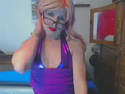 Snapshot of LorenJade chatting on 02.04.25 LorenJade online show from 02.04.25