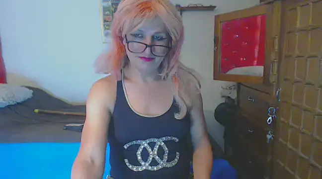 Snapshot of LorenJade chatting on 02.10.25 LorenJade online show from 02.10.25