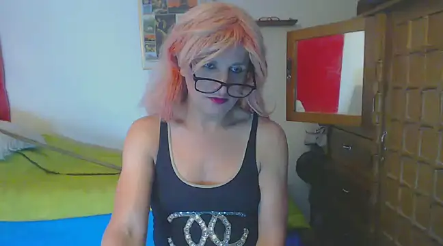Snapshot of LorenJade chatting on 02.12.25 LorenJade online show from 02.12.25