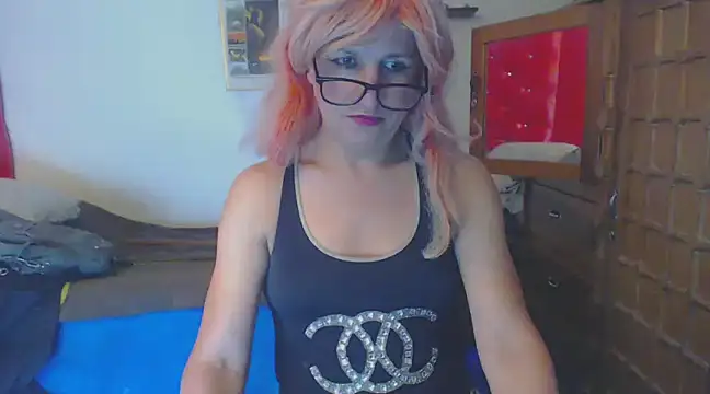 Snapshot of LorenJade chatting on 02.12.25 LorenJade online show from 02.12.25