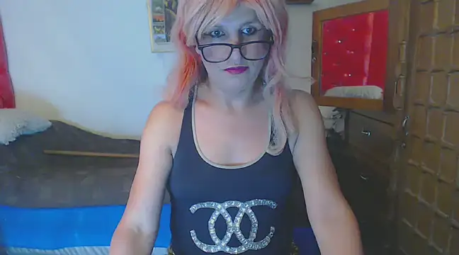 Snapshot of LorenJade chatting on 02.14.25 LorenJade online show from 02.14.25