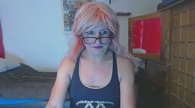 Snapshot of LorenJade chatting on 02.15.25 LorenJade online show from 02.15.25