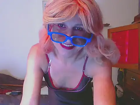 Snapshot of LorenJade chatting on 02.25.26 LorenJade online show from 02.25.26