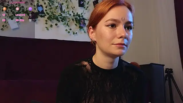 girl with snaketatto0 online show from 10.01.25