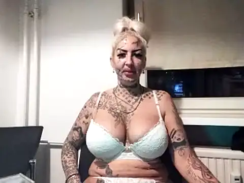 Snapshot of Jeanny_Bln chatting on 01.04.25 Jeanny Bln online show from 01.04.25