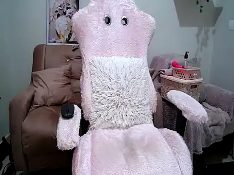 Irresistible24 online show from 09.21.25