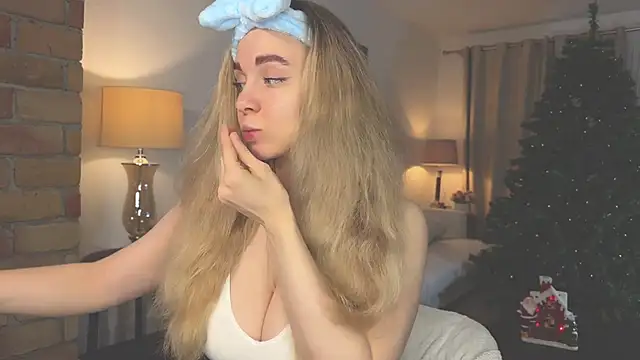 hotexclusive  online show from 12.13.24