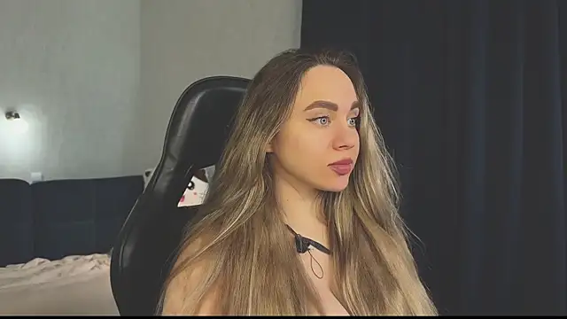 hotexclusive  online show from 03.07.25